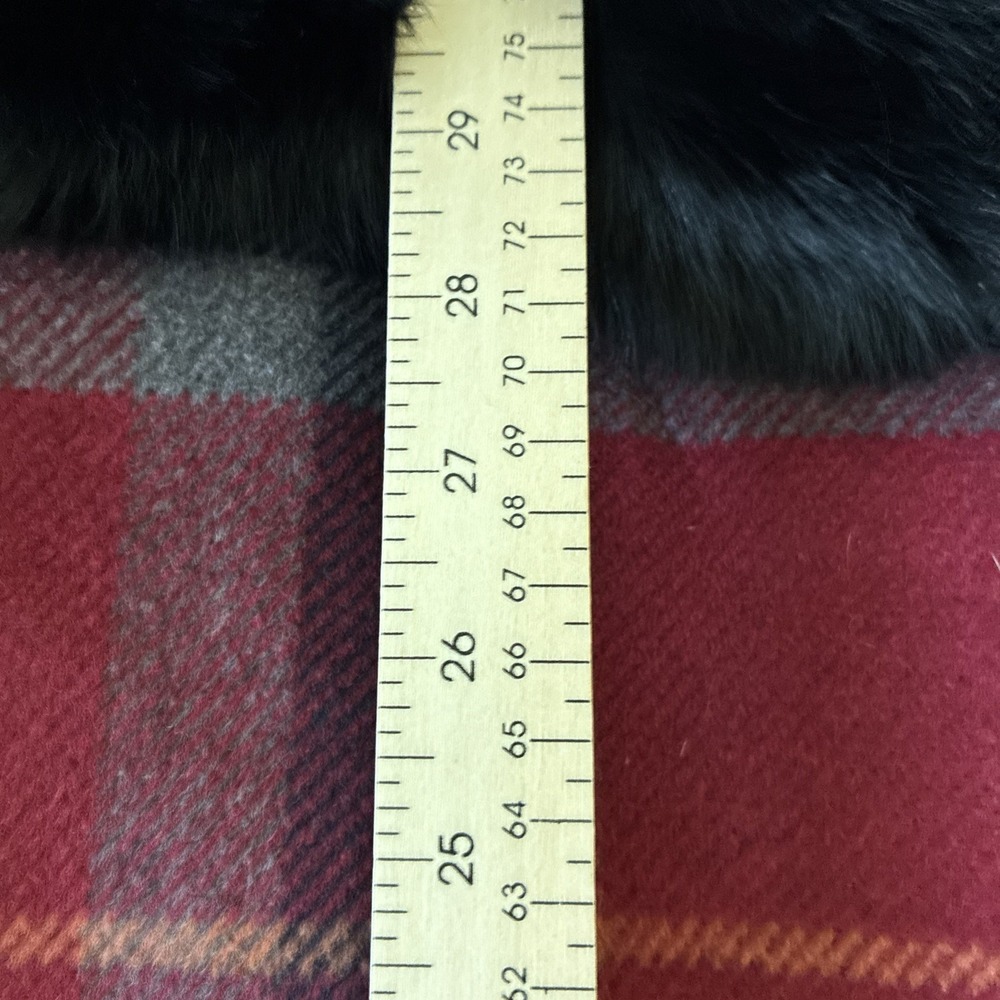 Henig Furs "Fine Furs for 5 Generations" Wool Poncho Rabbit Fur Collar Old Money - Picture 15 of 16